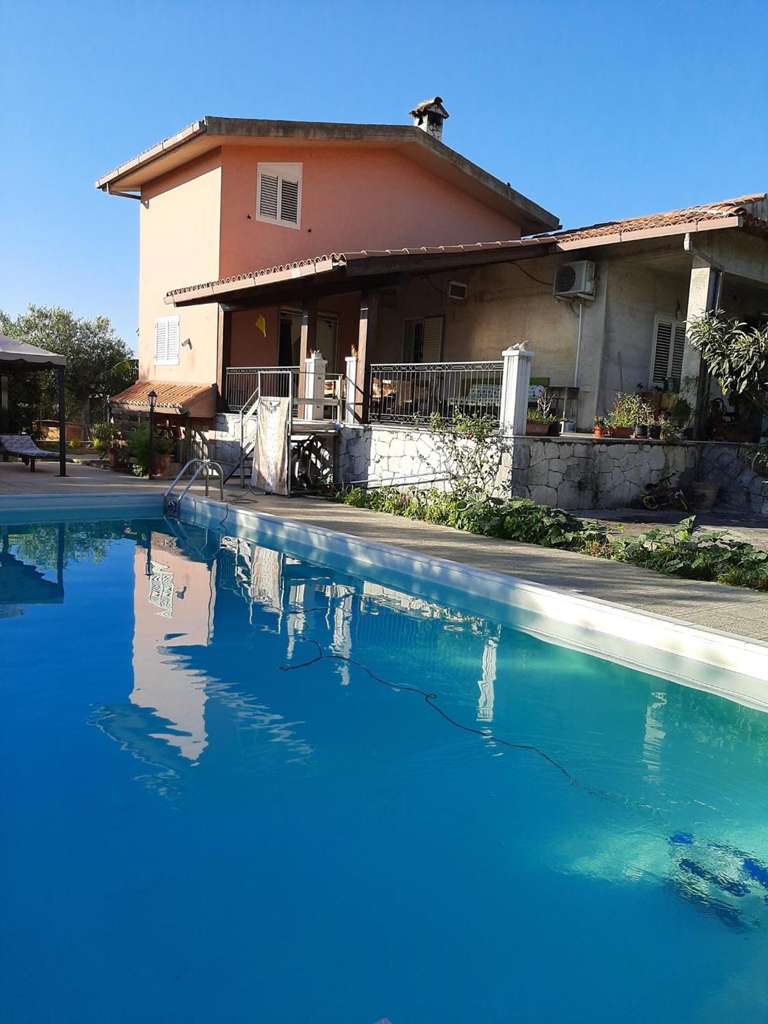 Idyllic In With Shared Pool Mountain View Augusta
